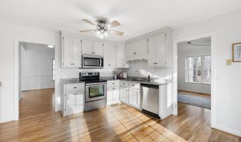 9281 Forestdale Dr, Amelia Court House, VA 23002