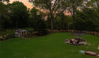 40 Charlotte Ave, North Kingstown, RI 02874