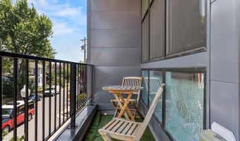 1102 S HIGHLAND St 3, Arlington, VA 22204