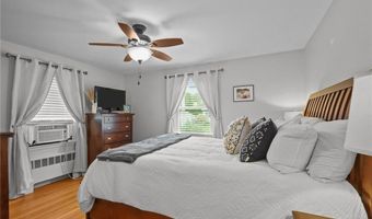 16 Red Cedar Dr, Cranston, RI 02920