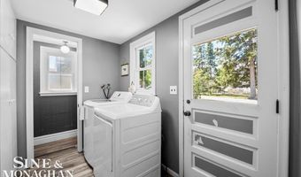 447 Ruskin Dr, Algonac, MI 48001