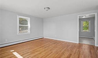3 Creighton Pl, Coventry, RI 02816