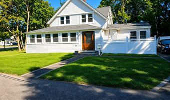 165 Cedar St, Amityville, NY 11701