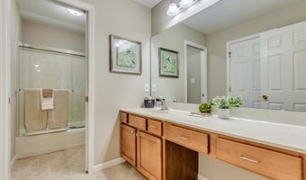 1515 Dietrich Glen Dr, Ballwin, MO 63021