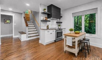 549 Clubhouse Dr, Banner Elk, NC 28604