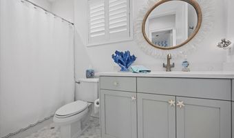 80 BEACH COTTAGE Ln 201, Atlantic Beach, FL 32233