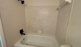 528 ORANGE Dr 26, Altamonte Springs, FL 32701