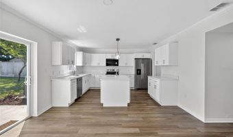 1205 MYOPIA HUNT CLUB Dr, Auburndale, FL 33823