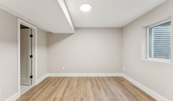 2308 CREEK Dr, Alexandria, VA 22308