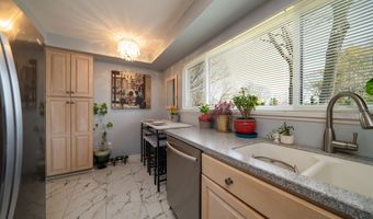 22 Harbour Vlg A, Branford, CT 06405
