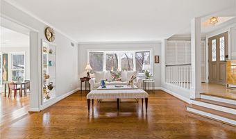 594 Hilltop Ln, Berkeley Lake, GA 30096