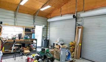 110 Lake Ridge Dr, Baxley, GA 31513