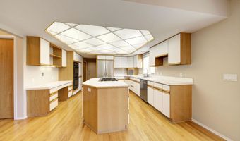 3682 Tanglewood Ct, Ann Arbor, MI 48105