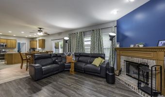 686 Kennedy Dr, Antioch, IL 60002