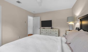 55 Drift Rd, Belford, NJ 07718