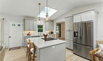 287 Cowesett Rd, Warwick, RI 02886