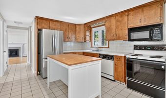 36 Jacqueline Dr, Bristol, CT 06010