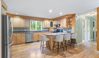 352 Log Cabin Rd, Arundel, ME 04046