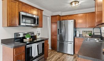 1047 Lowell Dr, Apple Valley, MN 55124