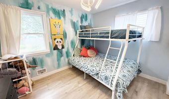 908 NE 10th Ave, Aberdeen, SD 57401