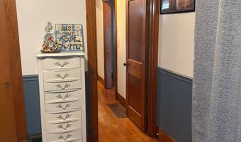917 9th St, Aurora, NE 68818