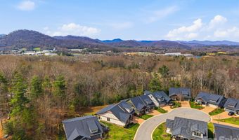2 Lifestyle Ct, Arden, NC 28704