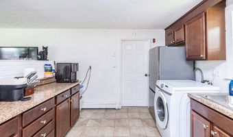 8 Andover Rd, Beverly, MA 01915