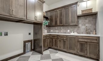 9401 Far Hills Ct, Arcadia, OK 73007