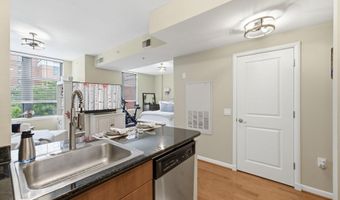 1021 N GARFIELD St 323, Arlington, VA 22201