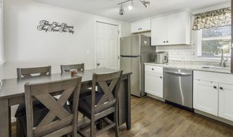 28 Rowe Pl, Bristol, CT 06010