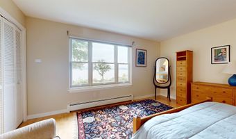28 Northshore Dr, Burlington, VT 05408