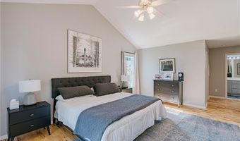 480 Glen Hollow Cir, Aurora, OH 44202