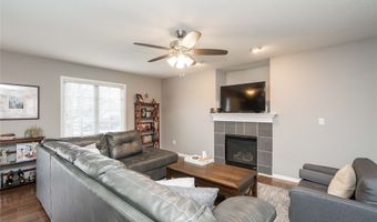 316 SW 50th St, Ankeny, IA 50023