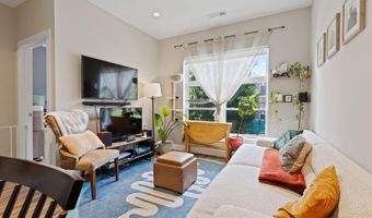 1111 ORREN St NE 207, Washington, DC 20002