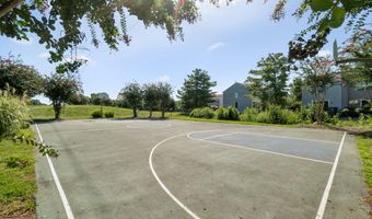 6575 OLD CARRIAGE Dr, Alexandria, VA 22315