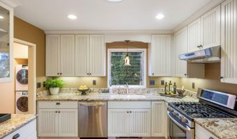 525 Keyes Ave, Angwin, CA 94508