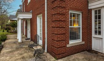 171 E State St, Athens, OH 45701
