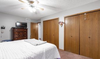 4650 Farmstead Ct, Bel Aire, KS 67220