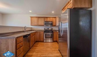 6866 Umpqua River Rd, Casper, WY 82604