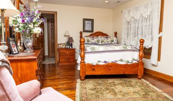 2804 Hash Ridge Rd, Barboursville, WV 25504