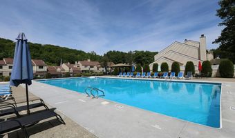62 Deer Run 62, Bethel, CT 06801