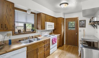 2605 W 8TH St, Appleton, WI 54911