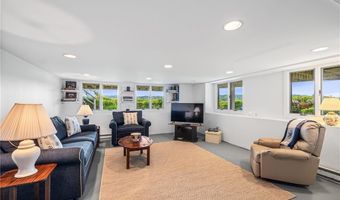 96 Starr Dr, Narragansett, RI 02882