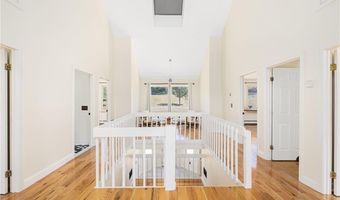 18 JH Dwyer Dr, Middletown, RI 02842