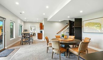 430 Carlyle Dr, North Liberty, IA 52317