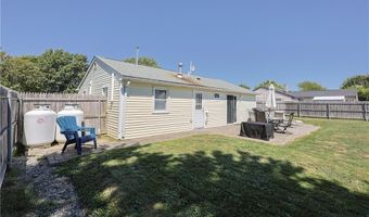 6 Scott Ln, Bristol, RI 02809