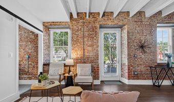 515 N WASHINGTON St 105, Alexandria, VA 22314