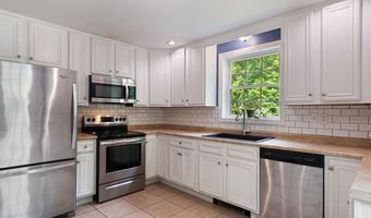633 Beauty Hill Rd, Barnstead, NH 03218