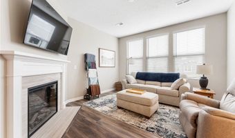 800 Dipper Ln 3, Aurora, OH 44202