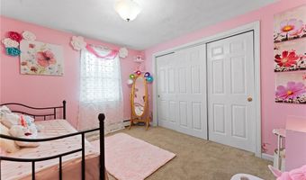 17 Boyle Ave, Cumberland, RI 02864